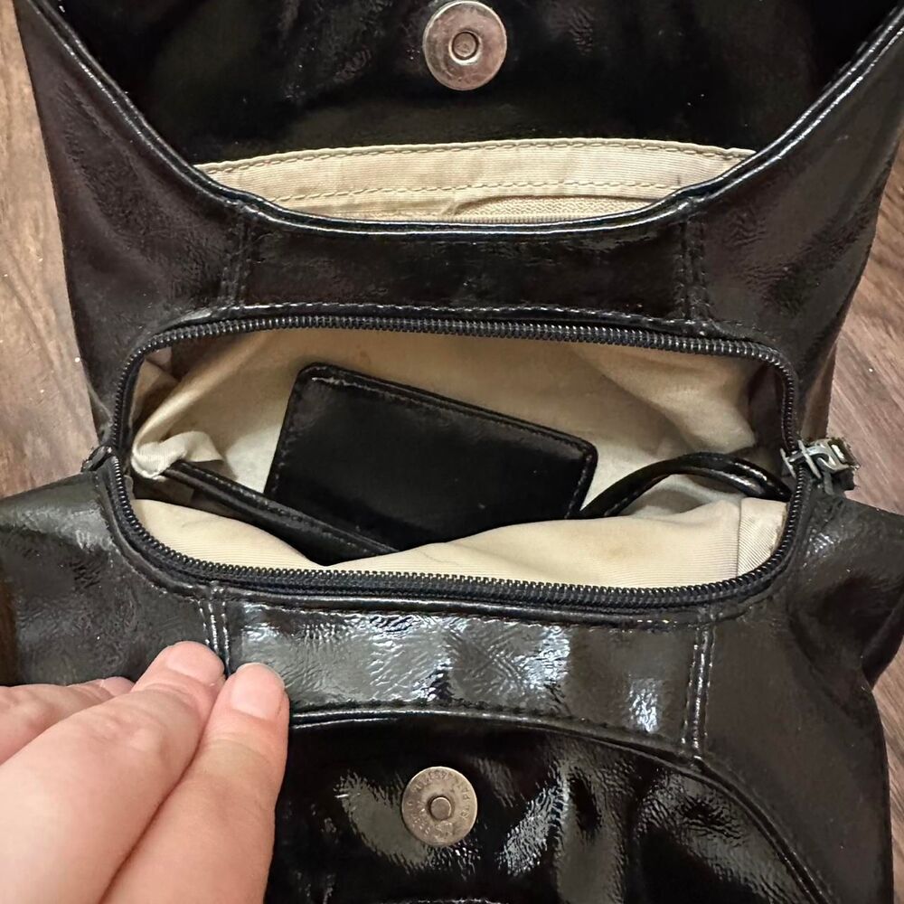 90s Black Patent Leather Nine West Purse with Mirror Accessory - Picture 4 of 6